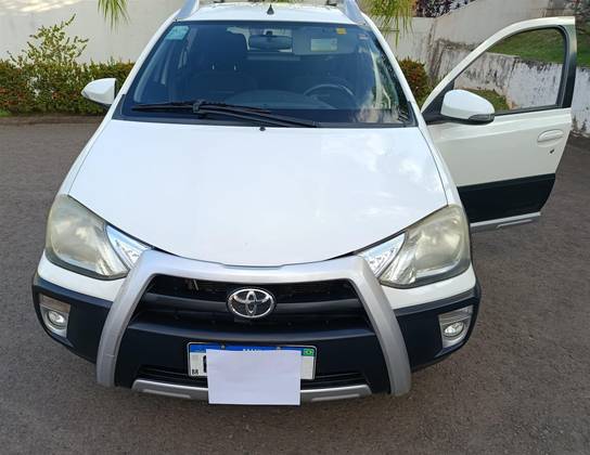TOYOTA ETIOS 1.5 PLATINUM 16V FLEX 4P MANUAL TOYOTA ETIOS 1.5 PLATINUM 16V FLEX 4P MANUAL